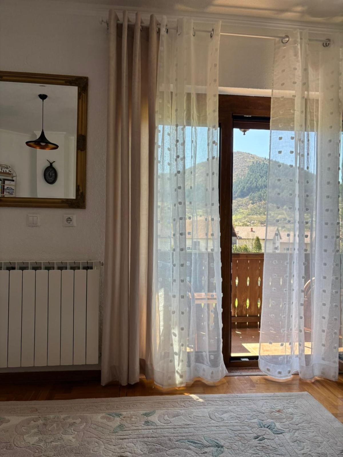 The View Apartment Visoko Eksteriør bilde